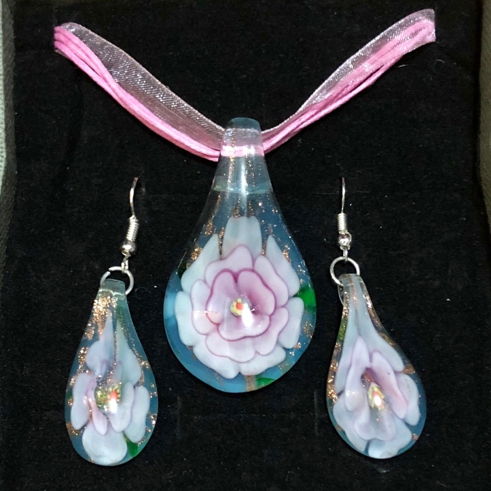 NIB Pink Glass Flower Necklace Earrings Set